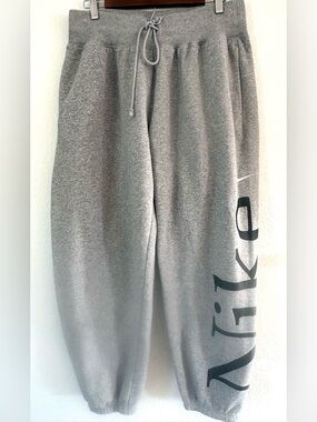 Nike oversized graphic fleece lined sweatpants gray/black size Large
